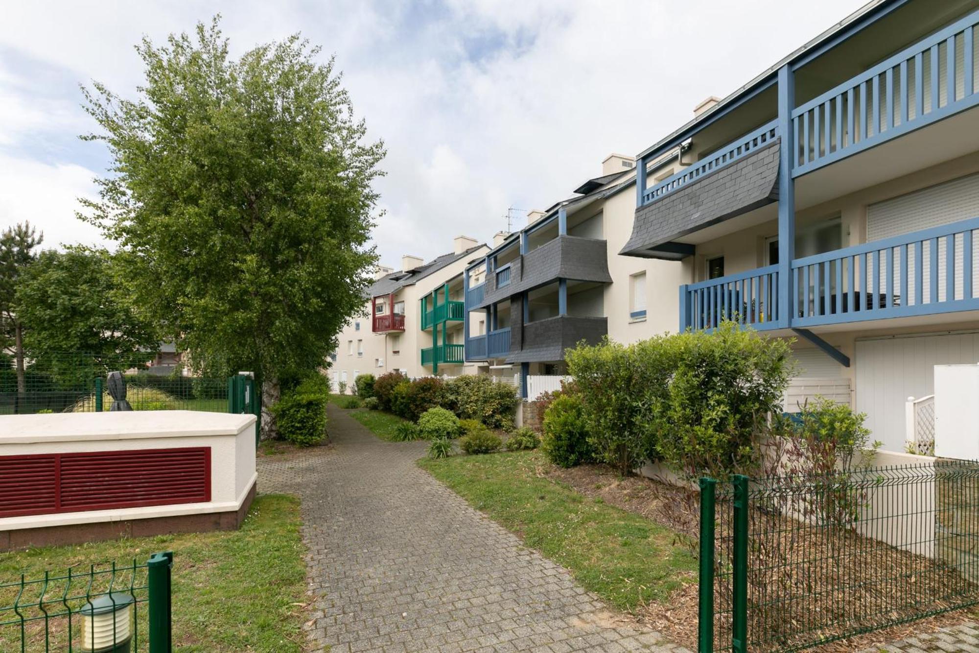 Grand appartement agréable avec piscine commune Arzon Extérieur photo